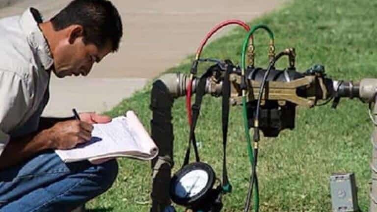 Backflow-testing-tech
